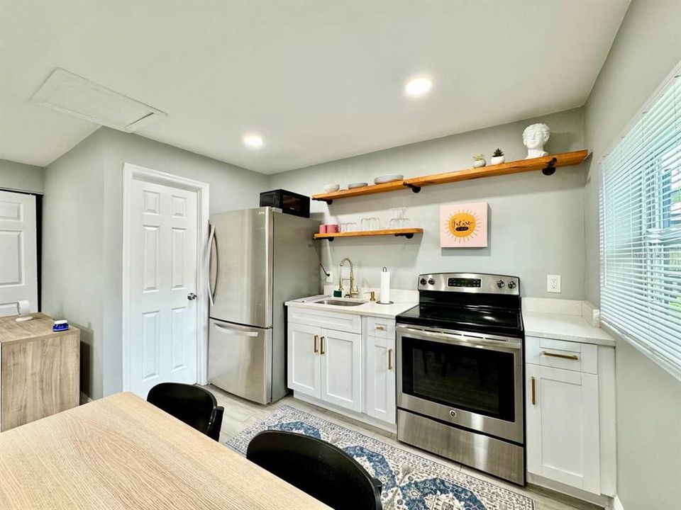 For Rent: $1,200 (0 beds, 1 baths, 360 Square Feet)