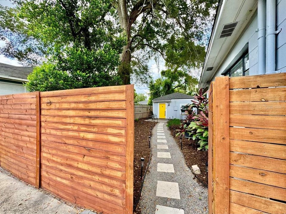 For Rent: $1,200 (0 beds, 1 baths, 360 Square Feet)