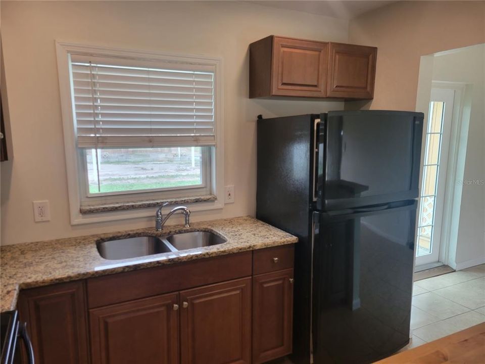For Sale: $329,000 (3 beds, 2 baths, 1198 Square Feet)