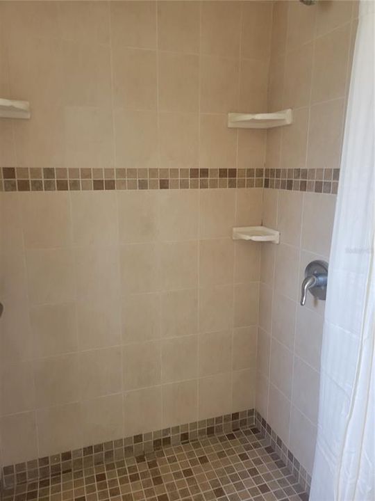 For Sale: $329,000 (3 beds, 2 baths, 1198 Square Feet)