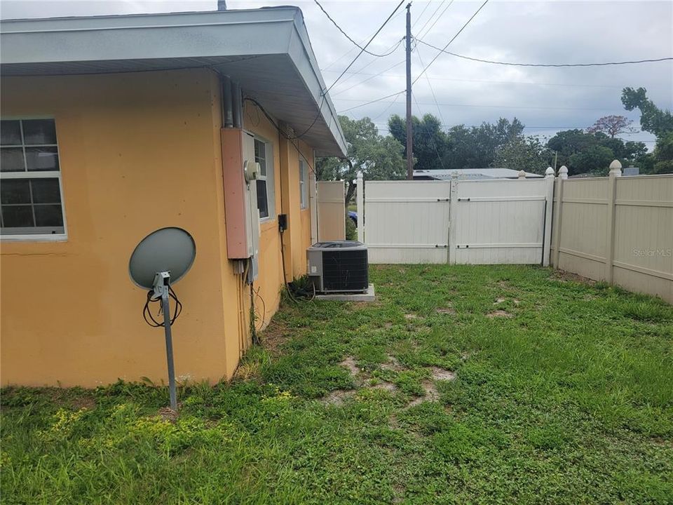 For Sale: $329,000 (3 beds, 2 baths, 1198 Square Feet)