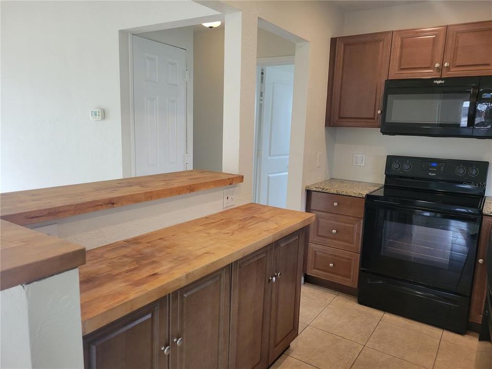 For Sale: $329,000 (3 beds, 2 baths, 1198 Square Feet)