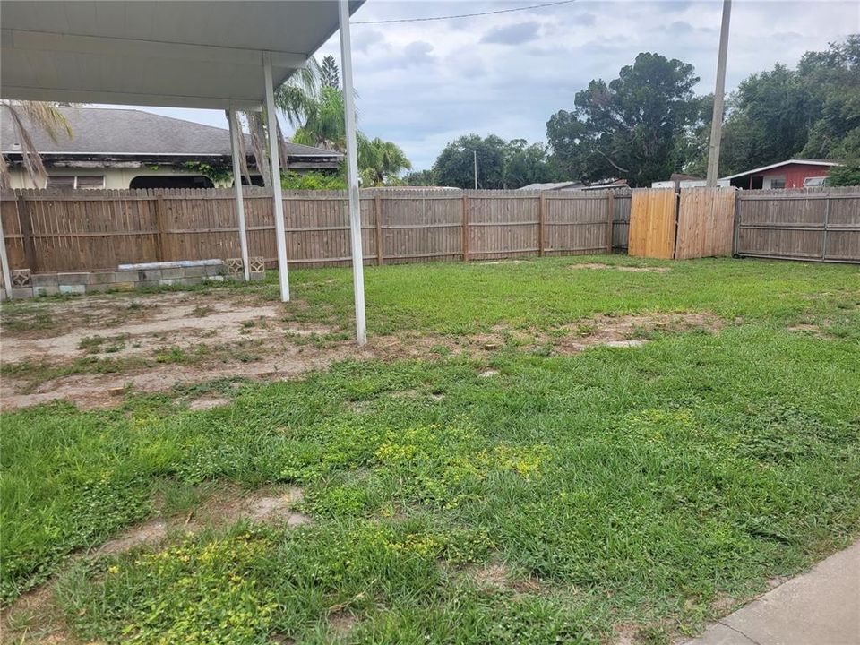 For Sale: $329,000 (3 beds, 2 baths, 1198 Square Feet)