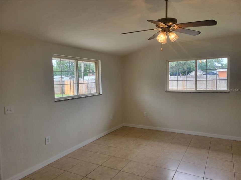 For Sale: $329,000 (3 beds, 2 baths, 1198 Square Feet)