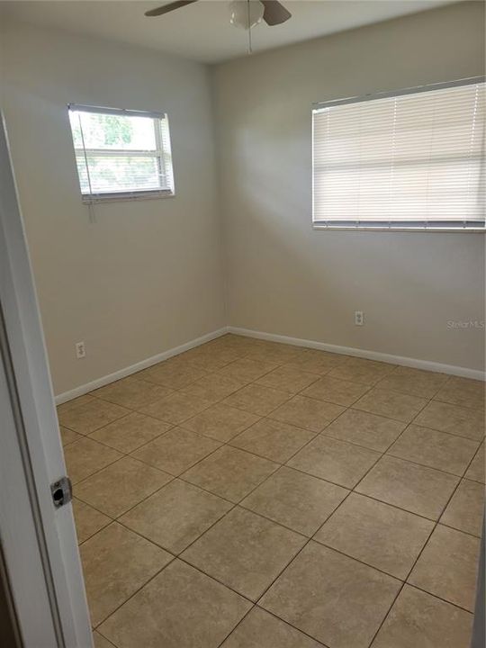 For Sale: $329,000 (3 beds, 2 baths, 1198 Square Feet)