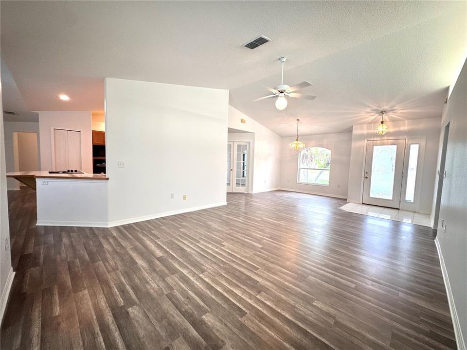 For Sale: $425,000 (3 beds, 2 baths, 2058 Square Feet)