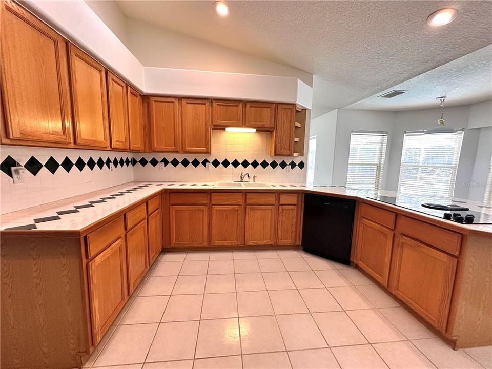 For Sale: $425,000 (3 beds, 2 baths, 2058 Square Feet)