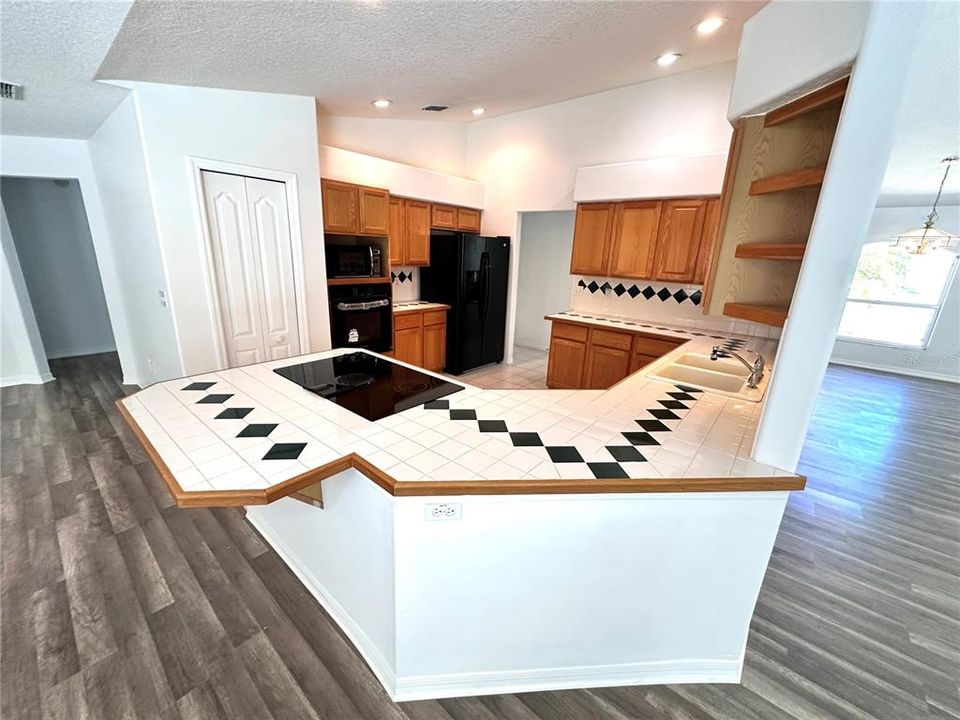 For Sale: $425,000 (3 beds, 2 baths, 2058 Square Feet)