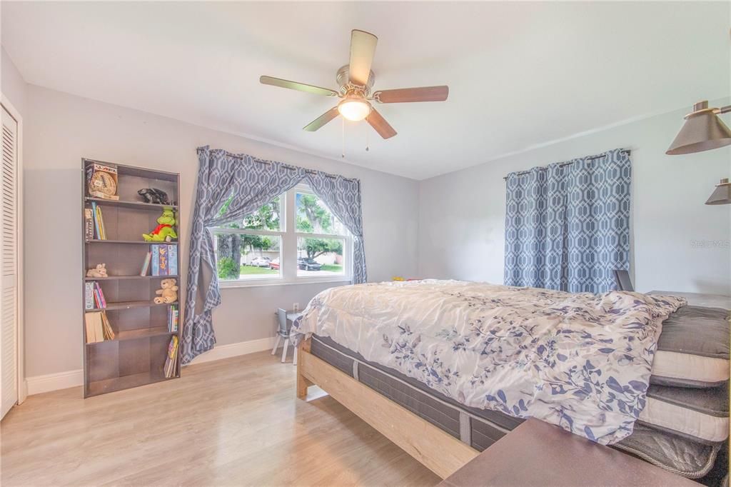 For Sale: $239,000 (2 beds, 2 baths, 1082 Square Feet)