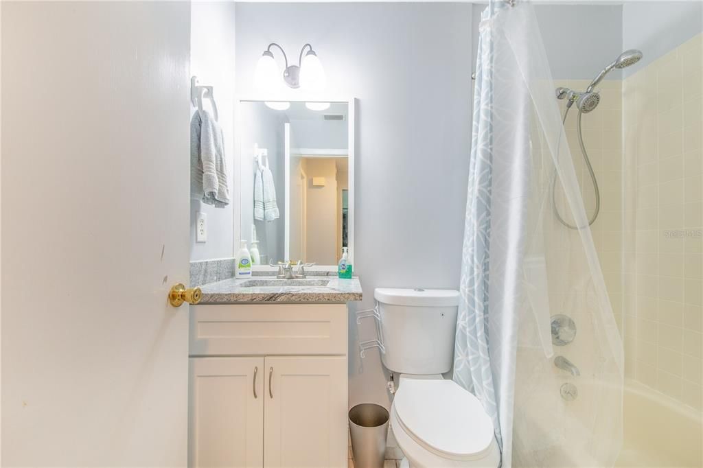 For Sale: $239,000 (2 beds, 2 baths, 1082 Square Feet)