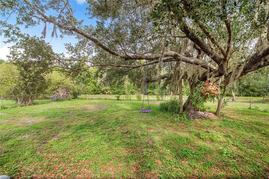 For Sale: $239,000 (2 beds, 2 baths, 1082 Square Feet)