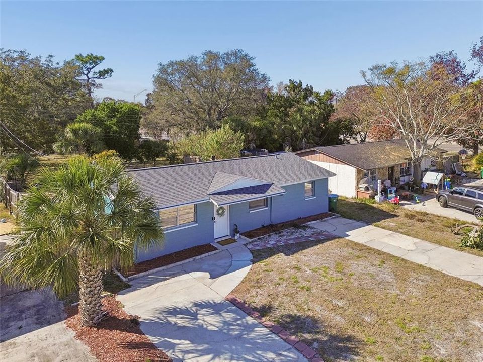 For Rent: $2,300 (4 beds, 1 baths, 1050 Square Feet)