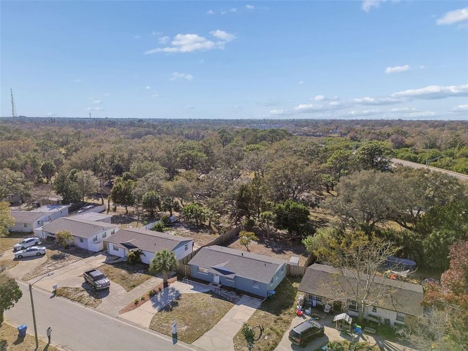For Rent: $2,300 (4 beds, 1 baths, 1050 Square Feet)