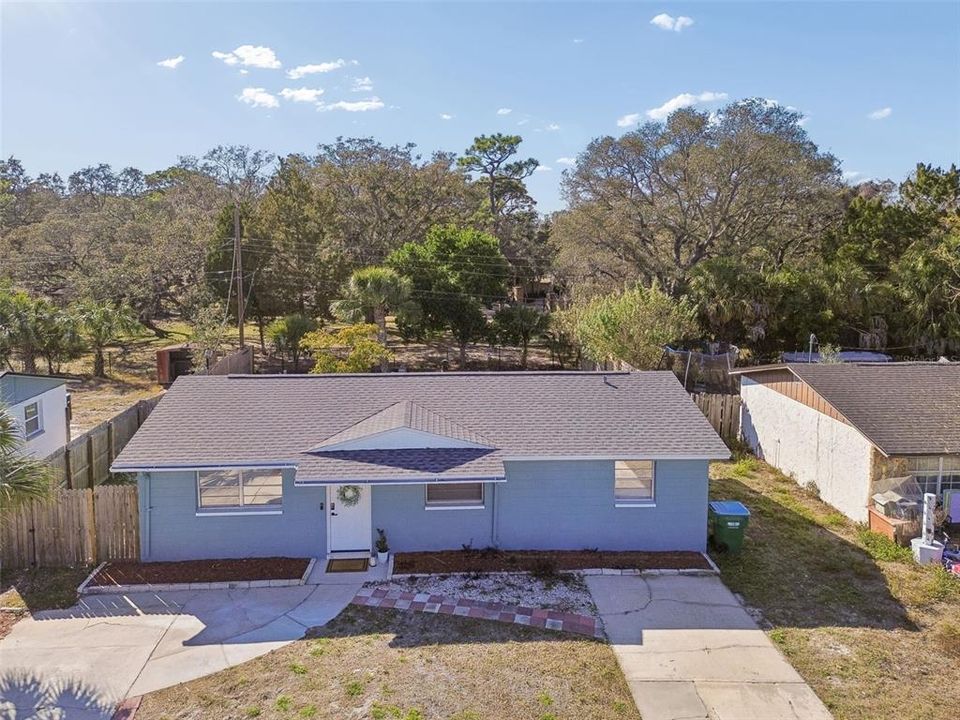 For Rent: $2,300 (4 beds, 1 baths, 1050 Square Feet)
