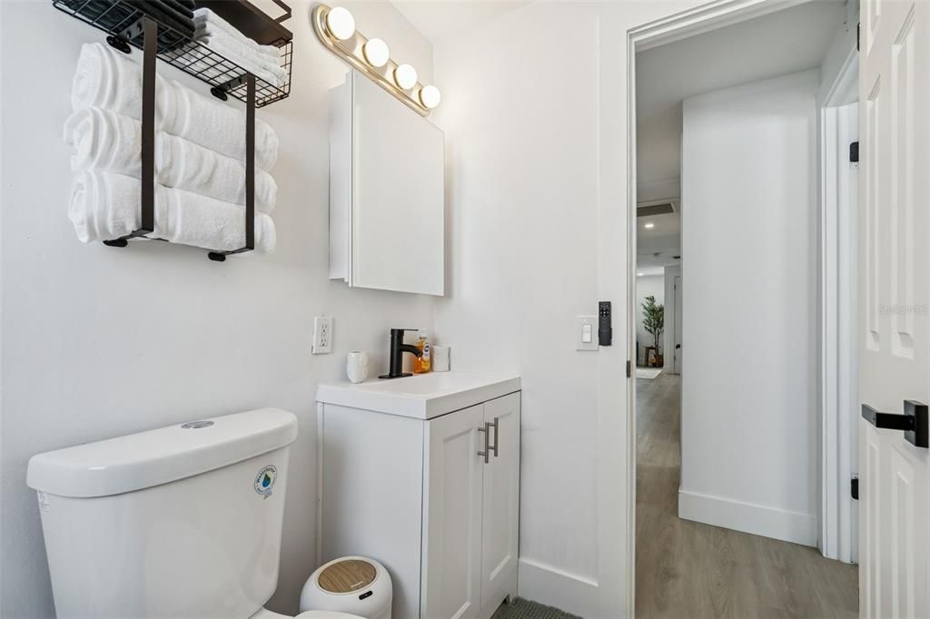 For Rent: $2,300 (4 beds, 1 baths, 1050 Square Feet)