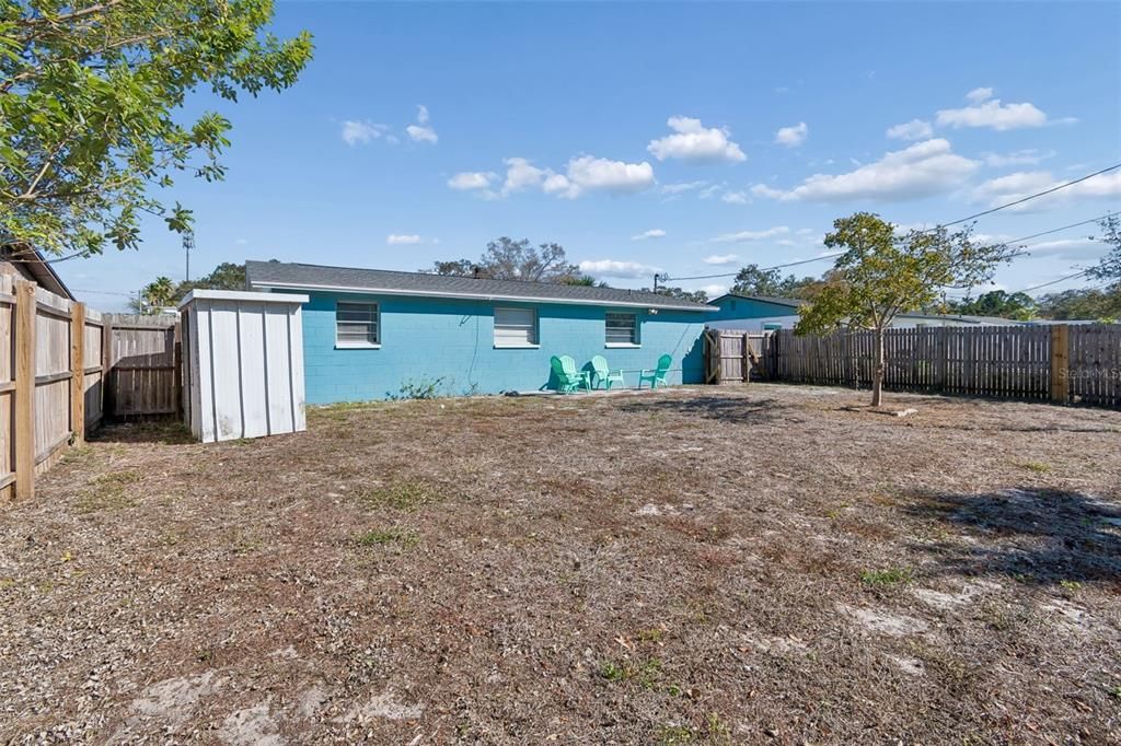For Rent: $2,300 (4 beds, 1 baths, 1050 Square Feet)