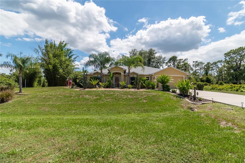 For Sale: $500,000 (3 beds, 2 baths, 2040 Square Feet)