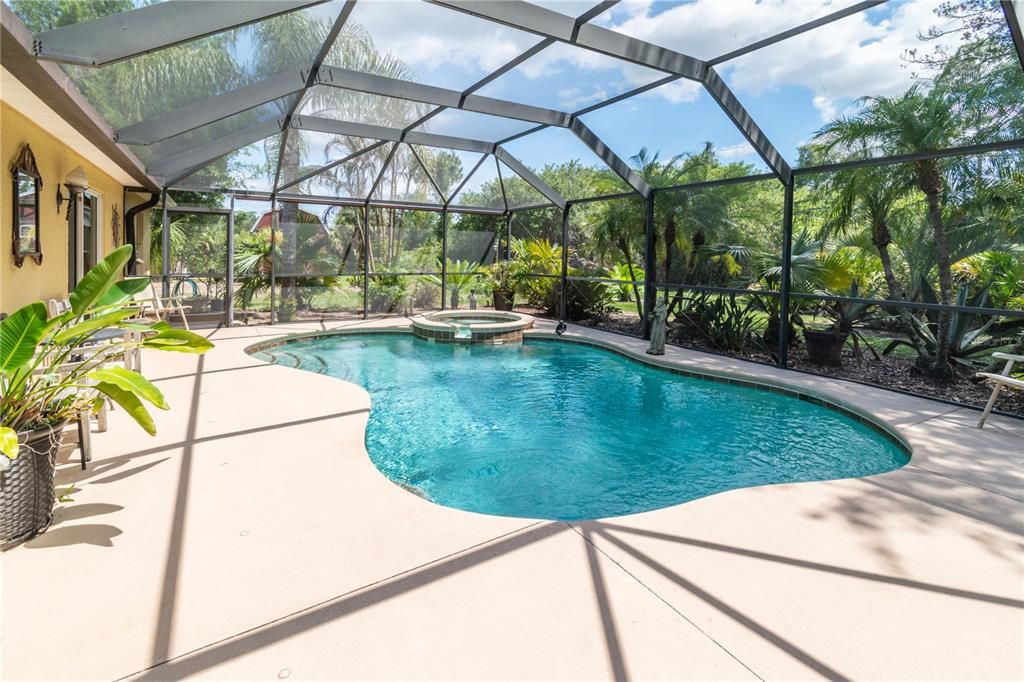 For Sale: $500,000 (3 beds, 2 baths, 2040 Square Feet)