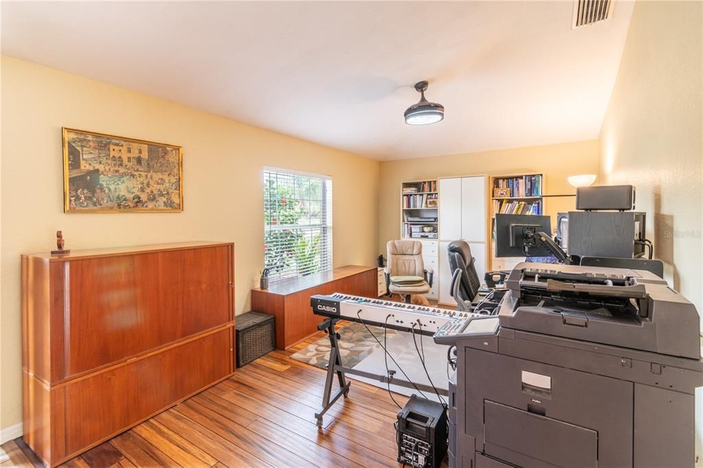 For Sale: $500,000 (3 beds, 2 baths, 2040 Square Feet)