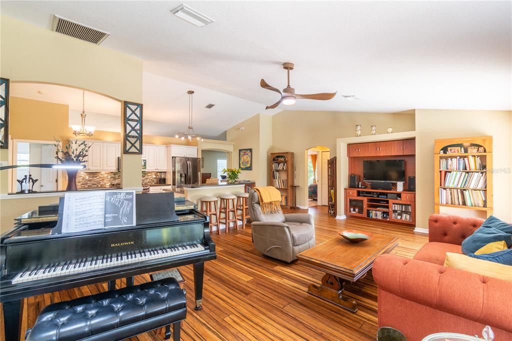 For Sale: $500,000 (3 beds, 2 baths, 2040 Square Feet)