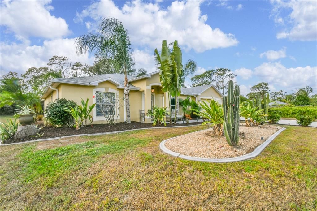 For Sale: $500,000 (3 beds, 2 baths, 2040 Square Feet)