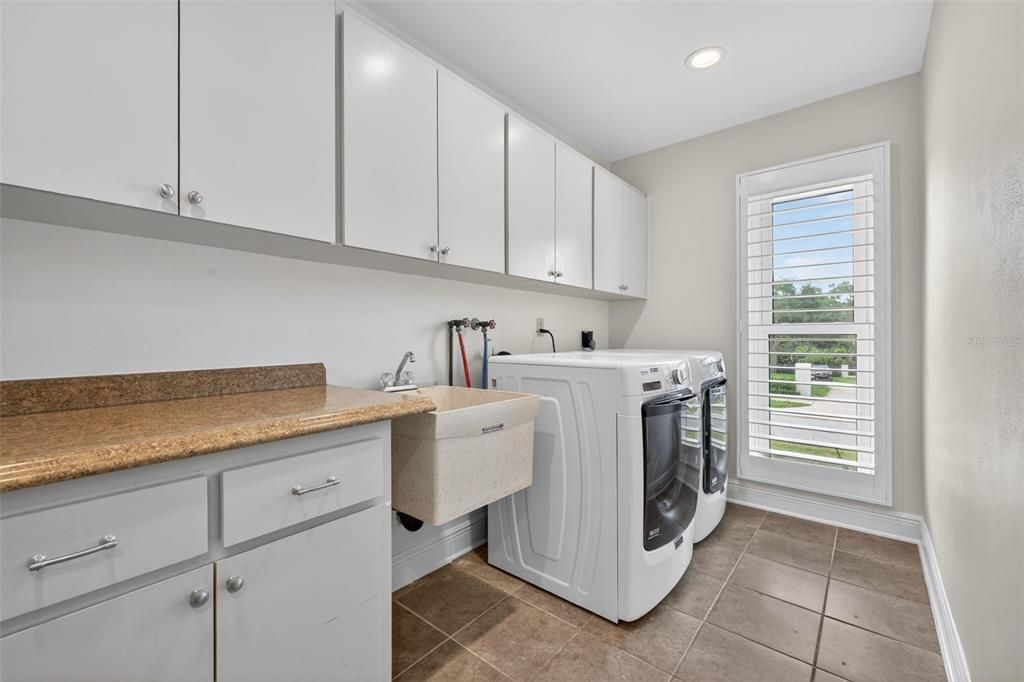 For Sale: $1,198,000 (4 beds, 2 baths, 2853 Square Feet)