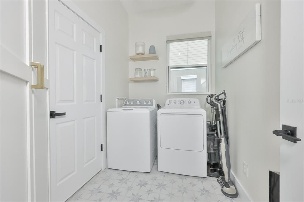 For Sale: $734,000 (3 beds, 2 baths, 2104 Square Feet)