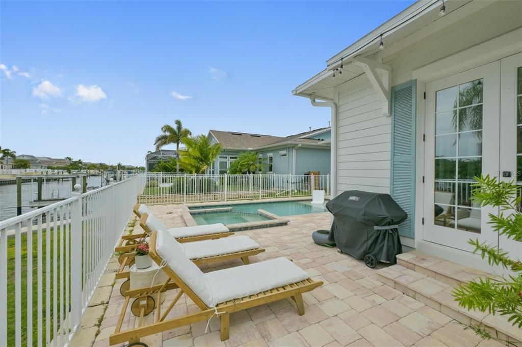 For Sale: $734,000 (3 beds, 2 baths, 2104 Square Feet)