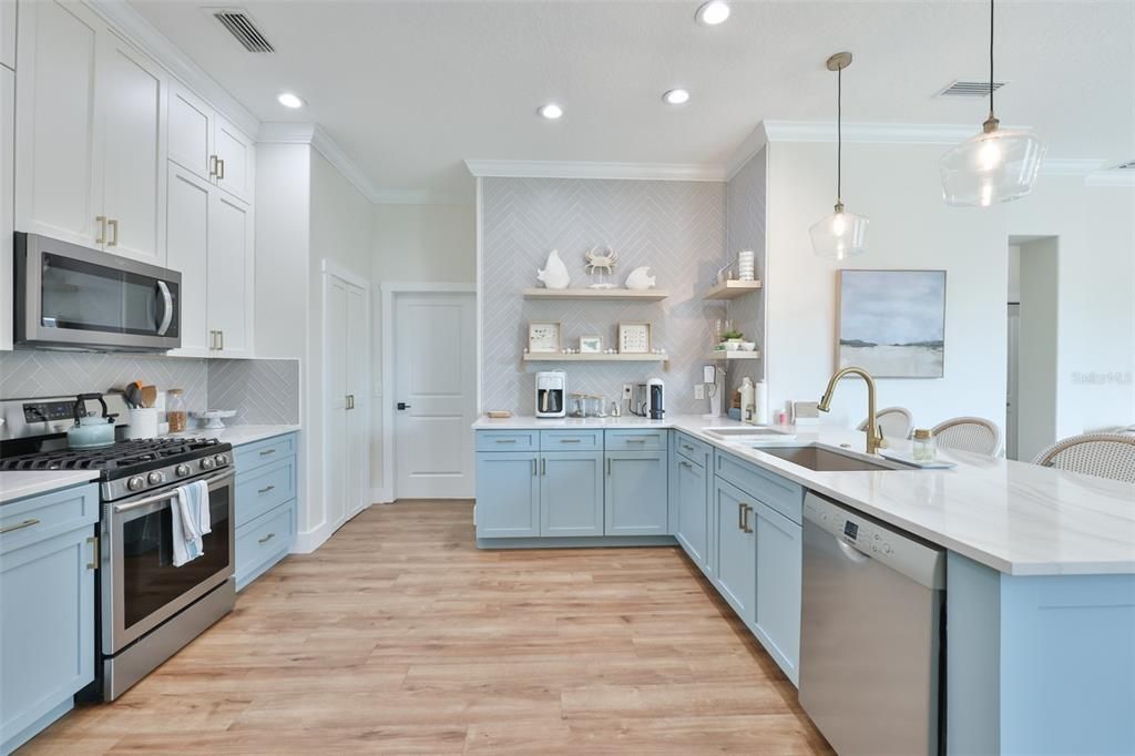 For Sale: $734,000 (3 beds, 2 baths, 2104 Square Feet)
