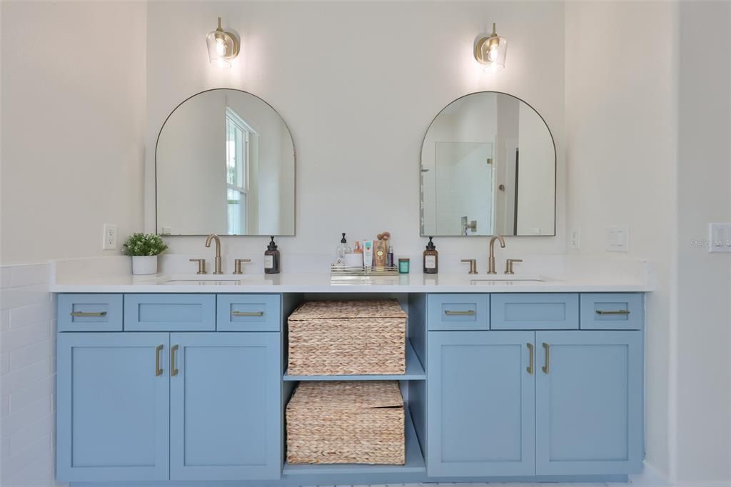 For Sale: $734,000 (3 beds, 2 baths, 2104 Square Feet)