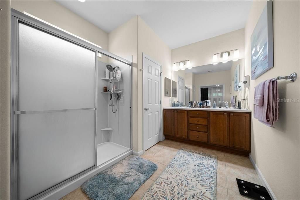 For Sale: $300,000 (2 beds, 2 baths, 1596 Square Feet)