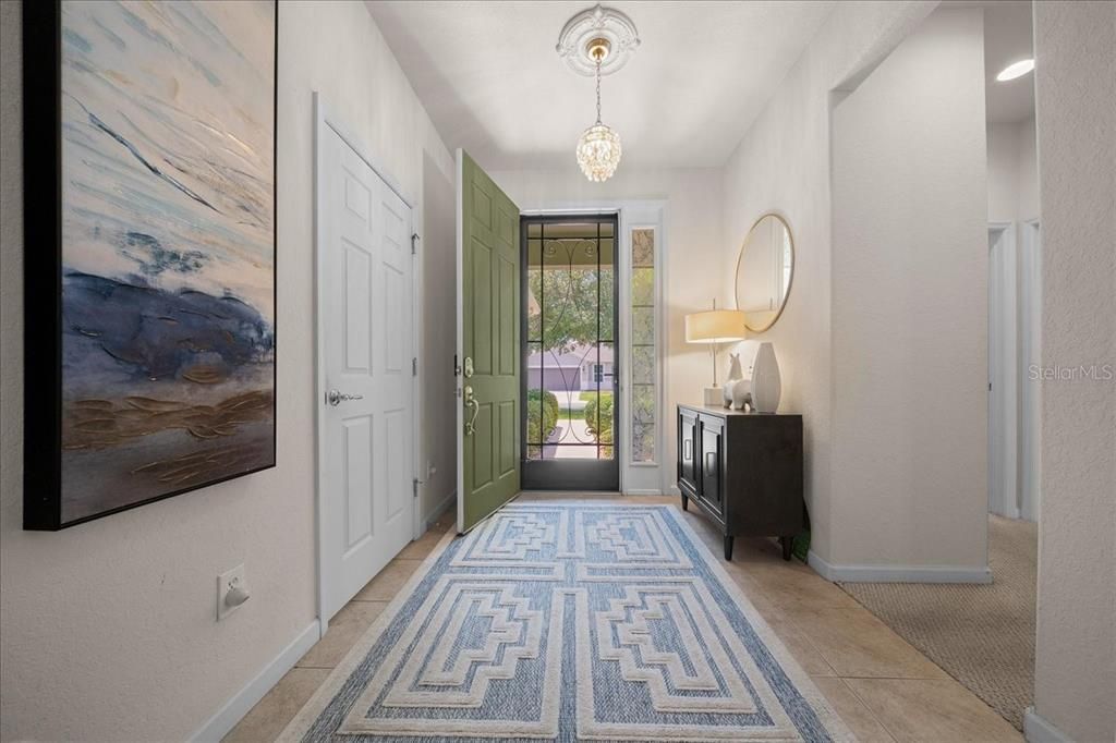 For Sale: $300,000 (2 beds, 2 baths, 1596 Square Feet)