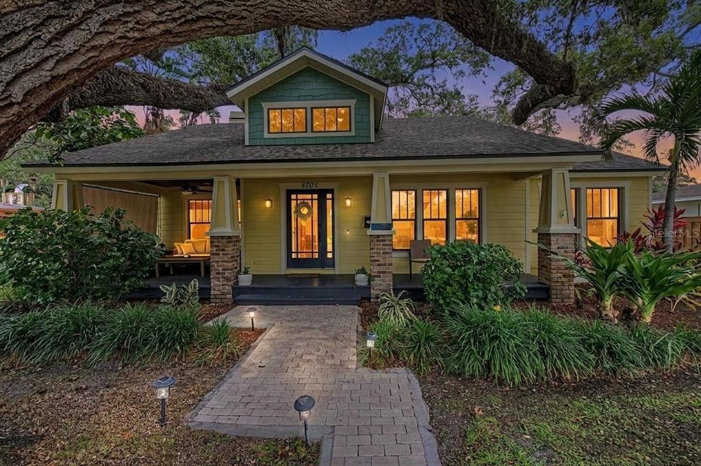 En Venta: $959,000 (4 camas, 3 baños, 2293 Pies cuadrados)