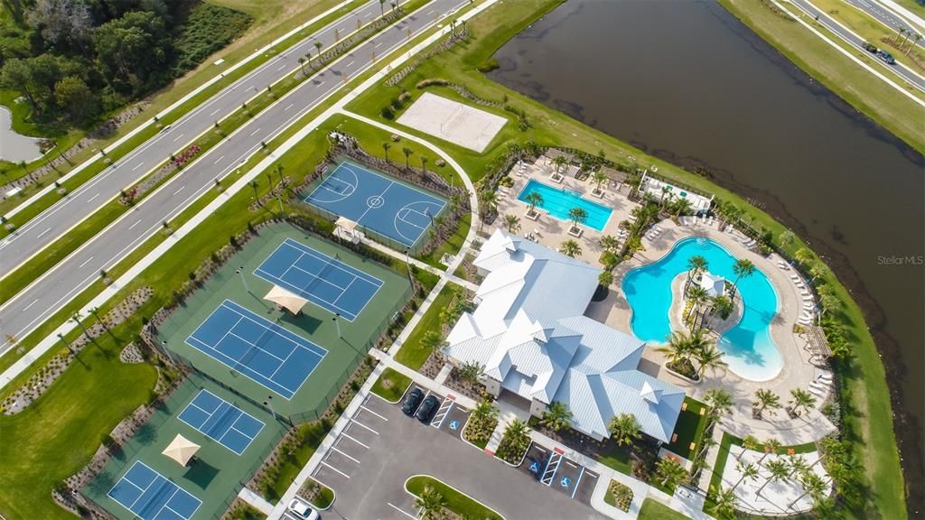 For Sale: $849,000 (4 beds, 4 baths, 4288 Square Feet)