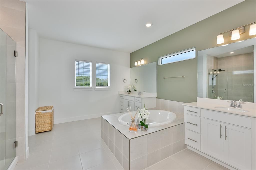 For Sale: $849,000 (4 beds, 4 baths, 4288 Square Feet)