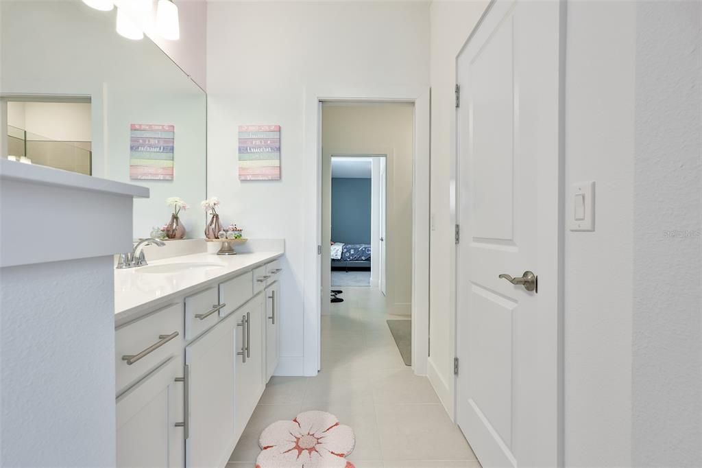 For Sale: $849,000 (4 beds, 4 baths, 4288 Square Feet)