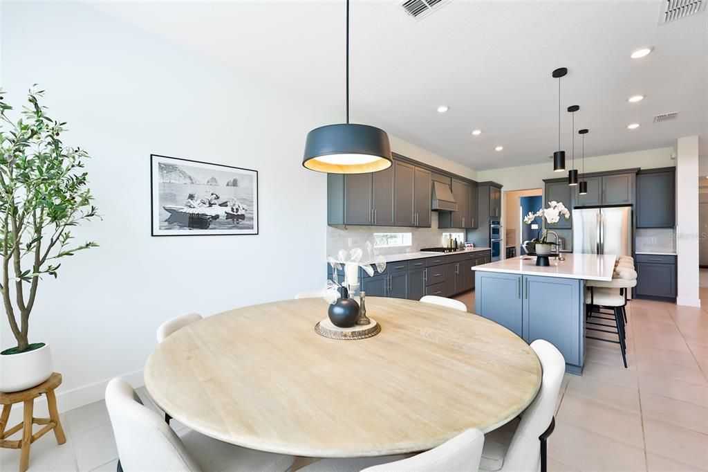 For Sale: $849,000 (4 beds, 4 baths, 4288 Square Feet)
