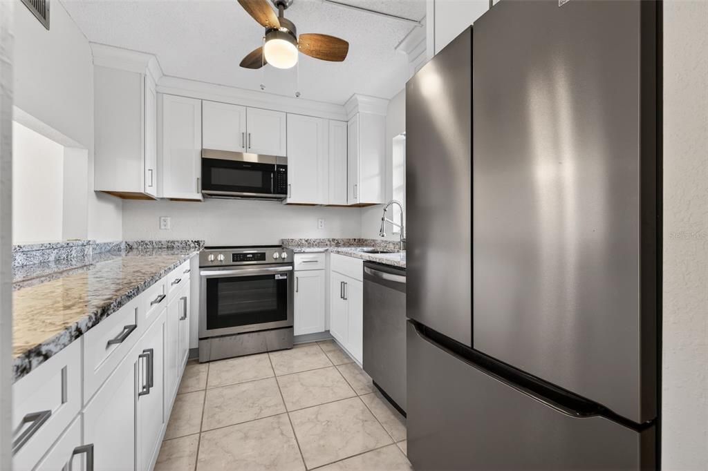 For Rent: $2,000 (2 beds, 2 baths, 1115 Square Feet)