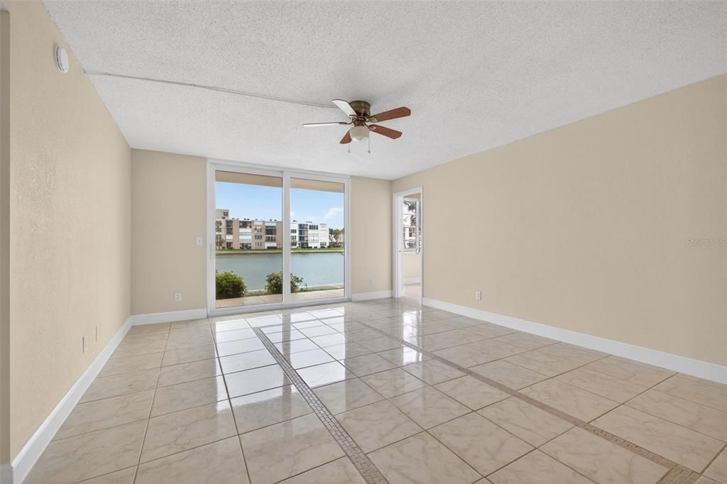 For Rent: $2,000 (2 beds, 2 baths, 1115 Square Feet)
