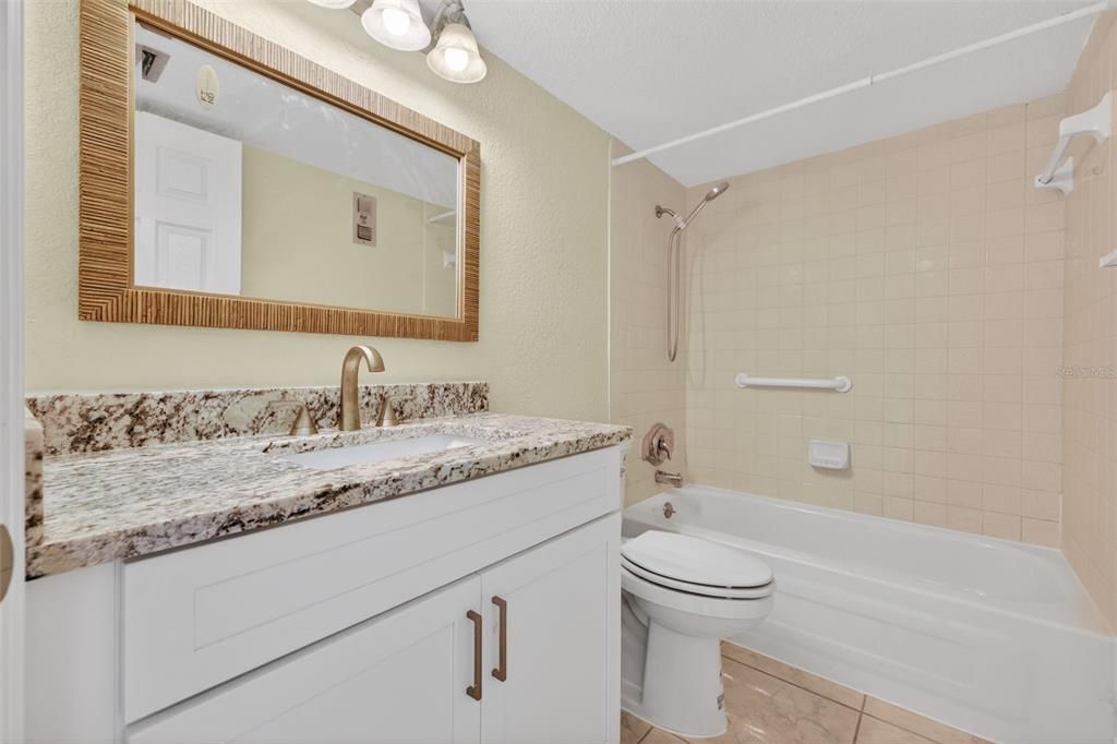 For Rent: $2,000 (2 beds, 2 baths, 1115 Square Feet)