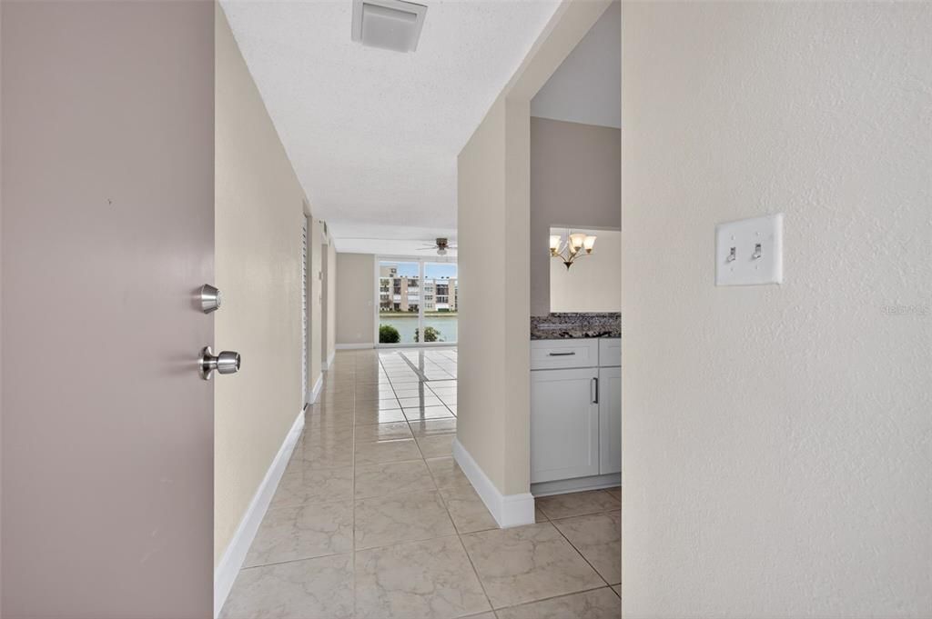 For Rent: $2,000 (2 beds, 2 baths, 1115 Square Feet)