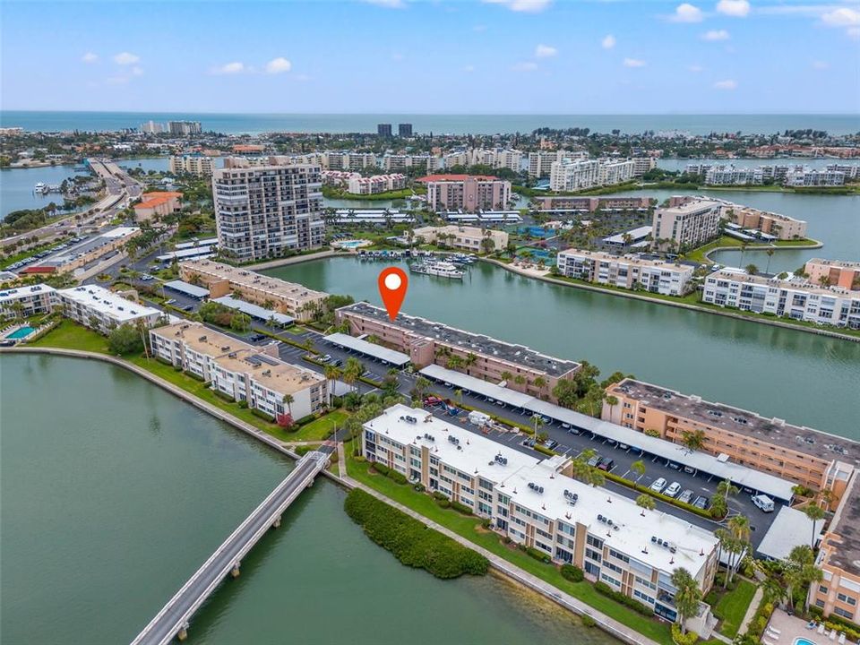 For Rent: $2,000 (2 beds, 2 baths, 1115 Square Feet)