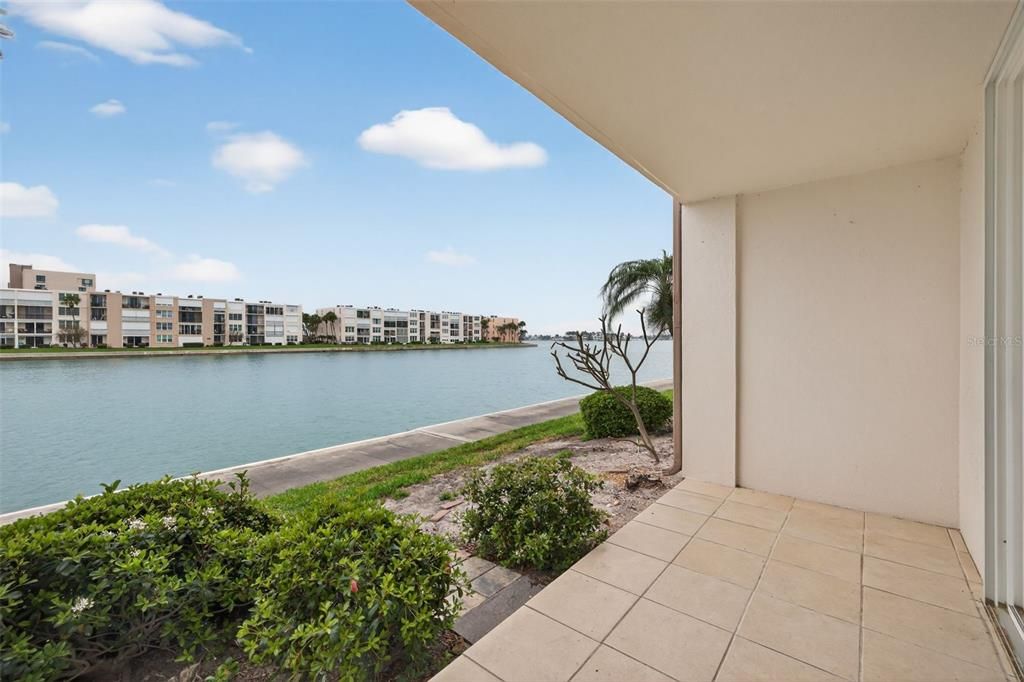 For Rent: $2,000 (2 beds, 2 baths, 1115 Square Feet)