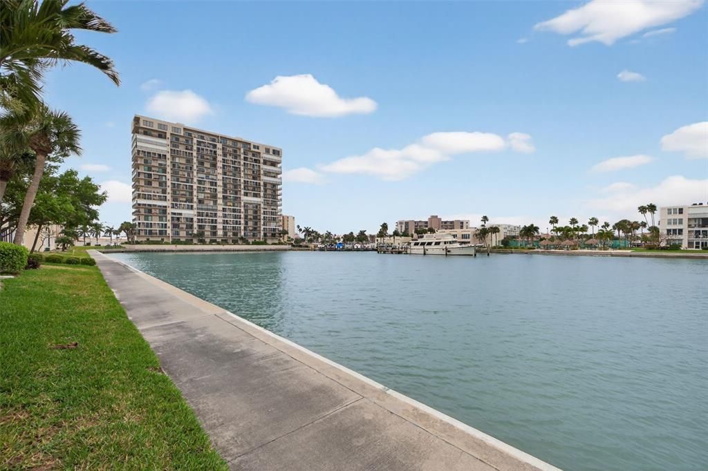 For Rent: $2,000 (2 beds, 2 baths, 1115 Square Feet)