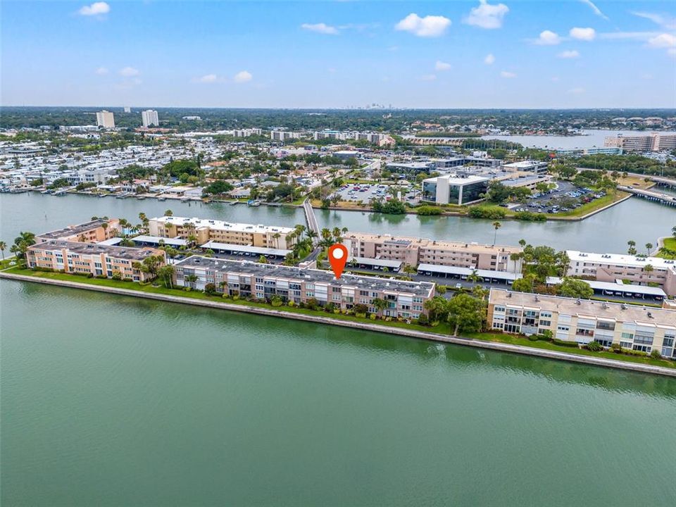For Rent: $2,000 (2 beds, 2 baths, 1115 Square Feet)