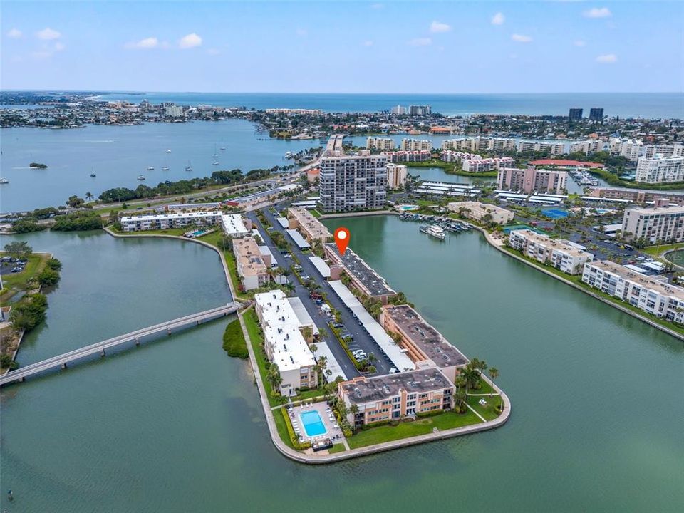 For Rent: $2,000 (2 beds, 2 baths, 1115 Square Feet)