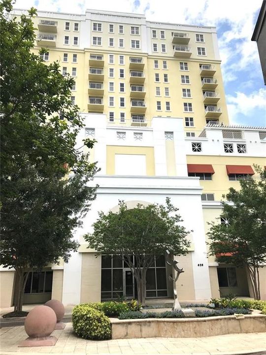 For Rent: $2,000 (1 beds, 2 baths, 1180 Square Feet)