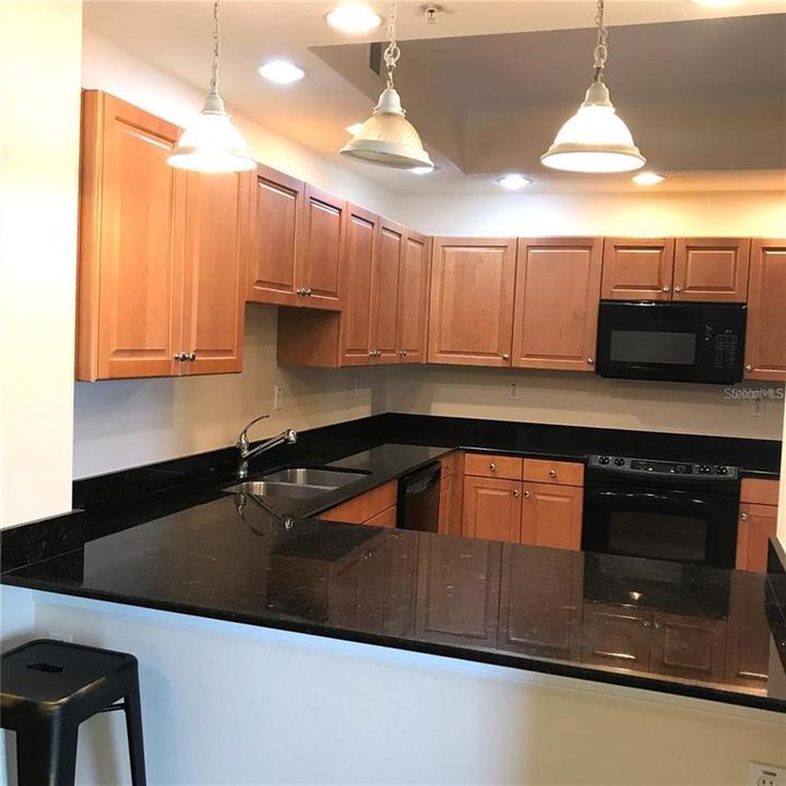 For Rent: $2,000 (1 beds, 2 baths, 1180 Square Feet)