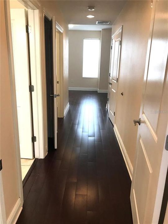 For Rent: $2,000 (1 beds, 2 baths, 1180 Square Feet)