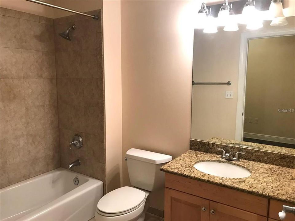For Rent: $2,000 (1 beds, 2 baths, 1180 Square Feet)
